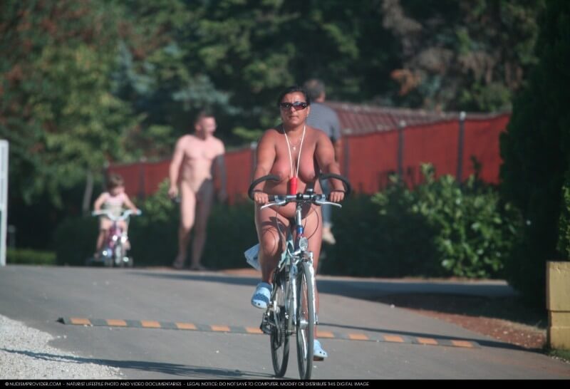 Naturists Road Biking pics - Naturalness and freedom go hand in hand with naturism