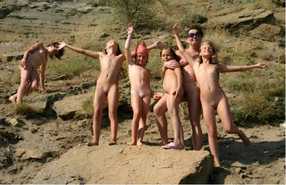 Nudism in a sunny day pics - Nudism teaches you to appreciate the present
