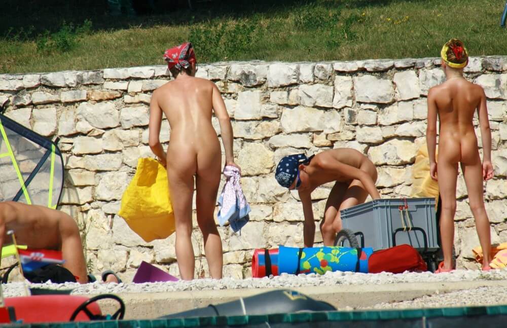 Sporty and Athletic Sands gallery - Naturists live in harmony and tranquility
