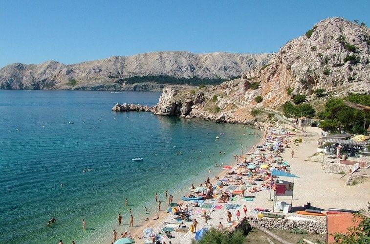 Videos from a nudist resort - Spectators are permitted to be naked