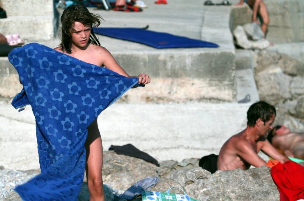 Nudist Rocky Family Angle - Nothing kept the clothes on my body