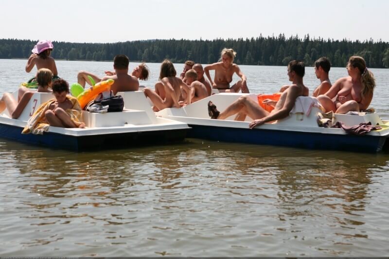 Naturis by LAKE FOREST FRIENDS - Nudity is perceived as a natural aspect of life