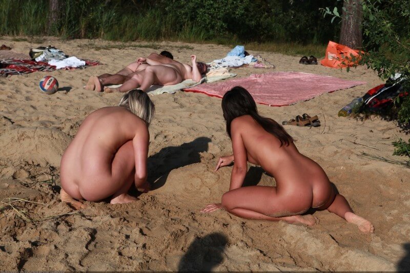 Creekside activity Big Photo gallery - Nudism promotes inner happiness