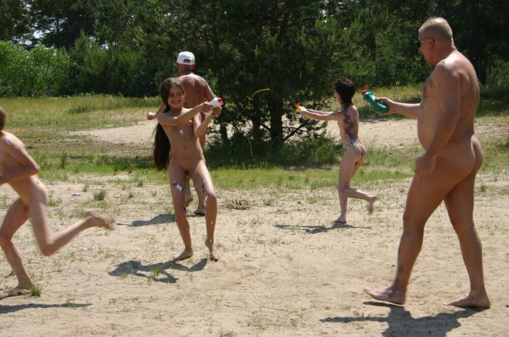 Kiev Group Painting Wild pics - Promoting nudism to the masses
