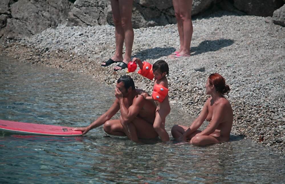 Beach Nudist Family Shore Camp pics - Many consider a free body and nudism to be central to their lives