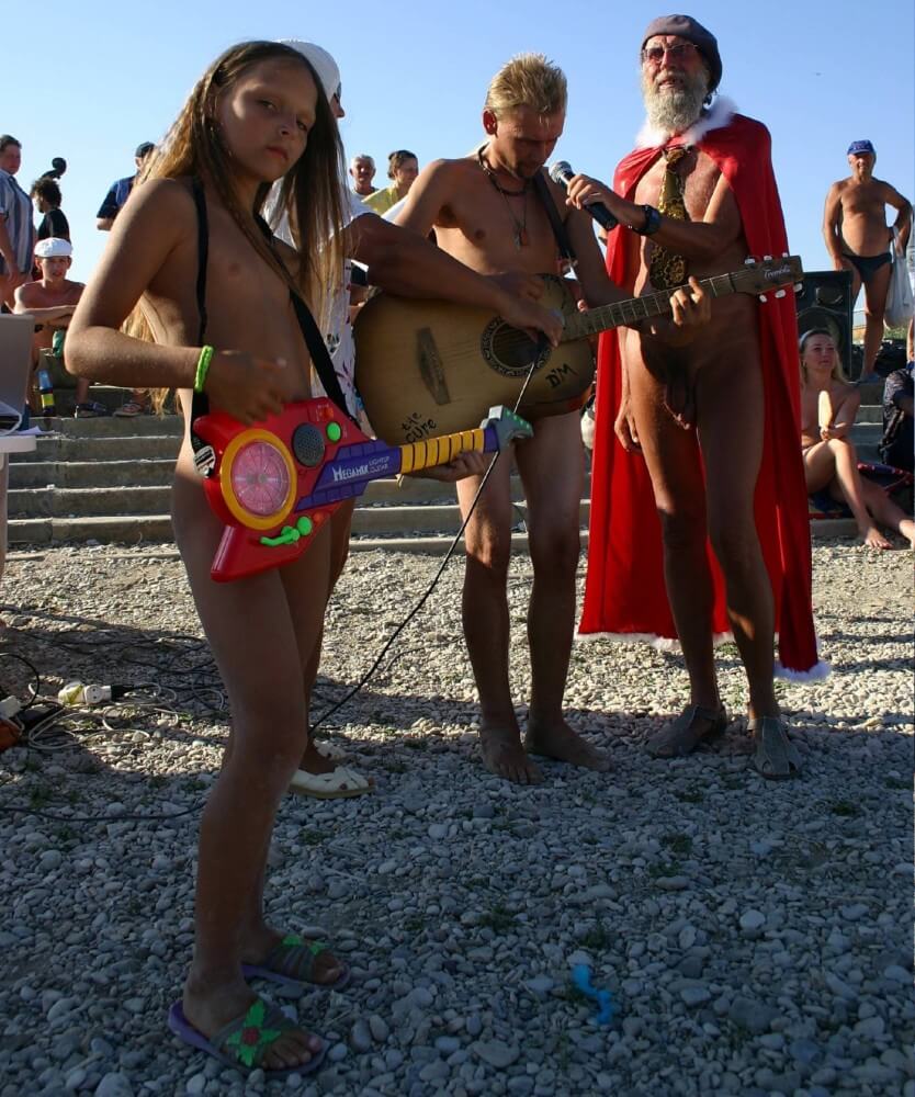 Naturist Beach Contests photos - Nudists appreciate and love nature