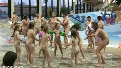 Aqua extravaganza 1 Full HD - It strives for inner balance—not being afraid to be naked among those like you
