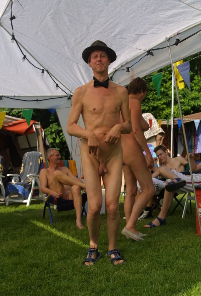 Holland Show and Relaxation - A person without clothes is closer to nature