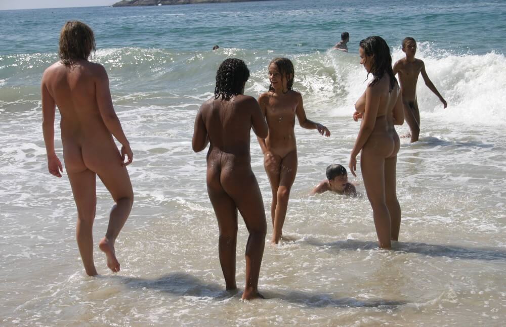 Brazils Water Refreshing pics - Nudism fosters trust and mutual understanding