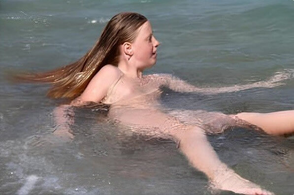 Turqoise Water Splash pics - In naturism, nature serves as the bodys natural clothing