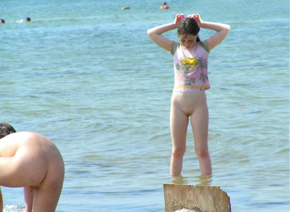Crazy dirty girls - Naturism enthusiasts around the world