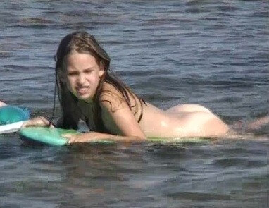 Naturistin: Julia and Hanna Am Meer - Naturists love nature and the environment