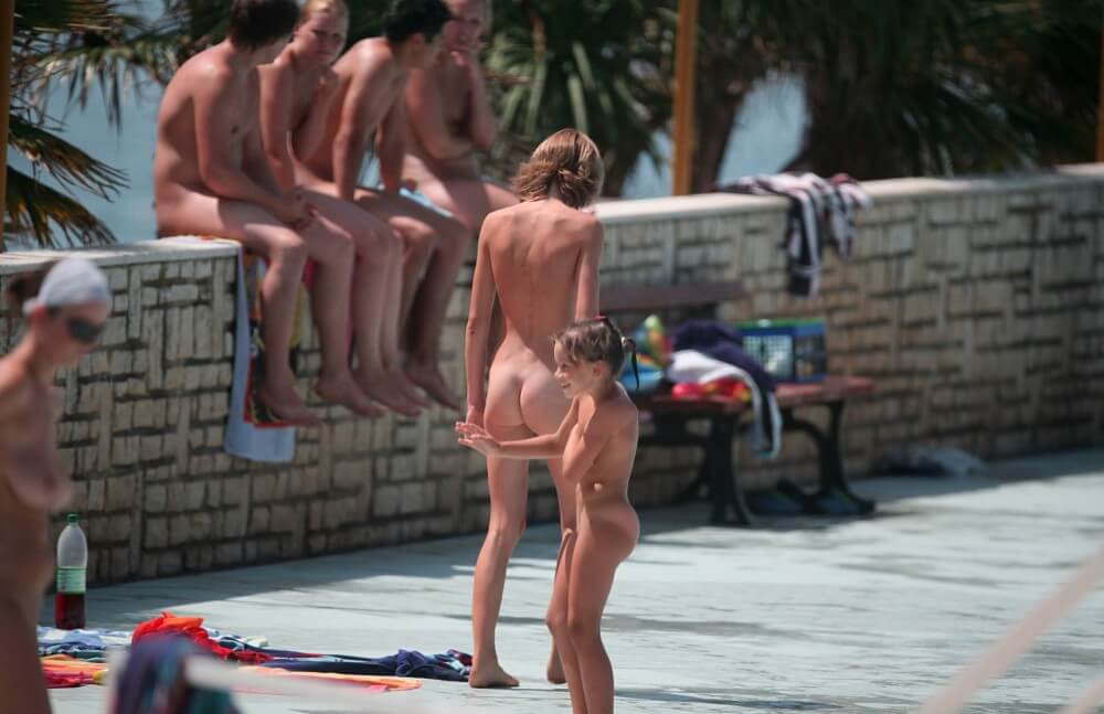 Ledge Group Naturists pics - Growing up on a nudist beach