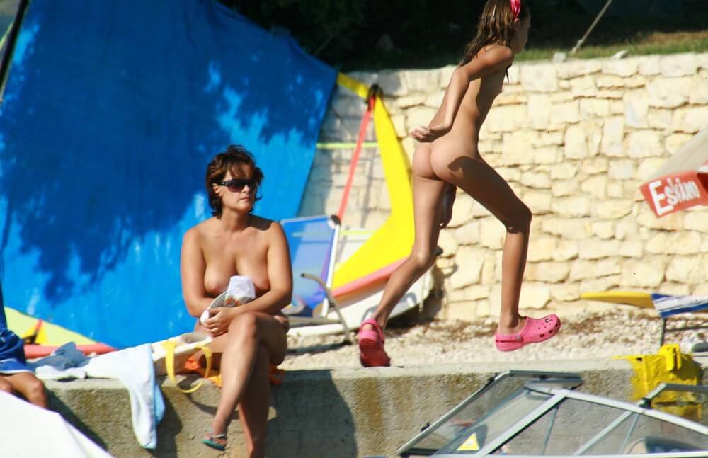 Bright Day Sun Tanning pics - Naturism and nudism value openness and sincerity