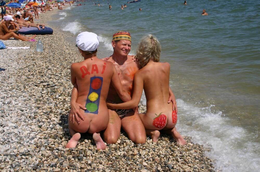 Bold Outdoor Nude Poses pics - This movement helps people understand that the naked body is not an object for judgment or condemnation