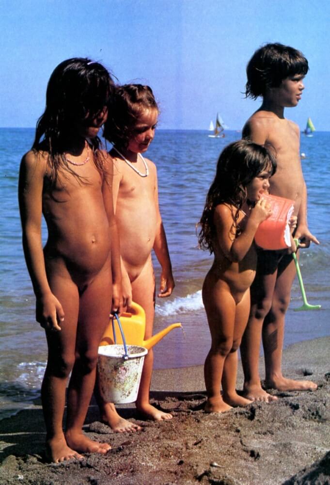 Jung und Frei Nr 6 - Nudism is often equated with naturism