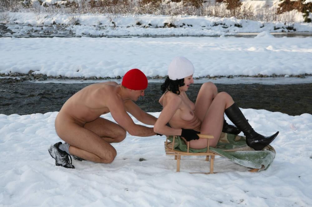 Naturist Girl Snow Day Couples Sled pics - Nudism teaches us to appreciate the present moment