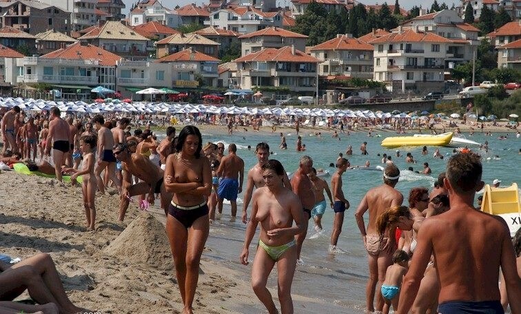 Enature - resort in solar Bulgaria - Naturists value tranquility and peace