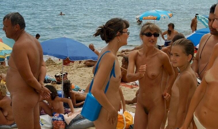 Documentary video naturism 1999 - Admission Permitted Only in the Nude