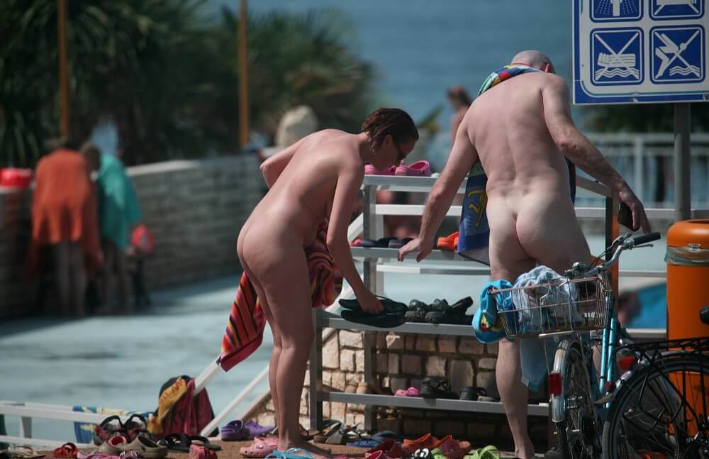 Pool Arrivals and Departures pics - Naturists respect each other and those around them