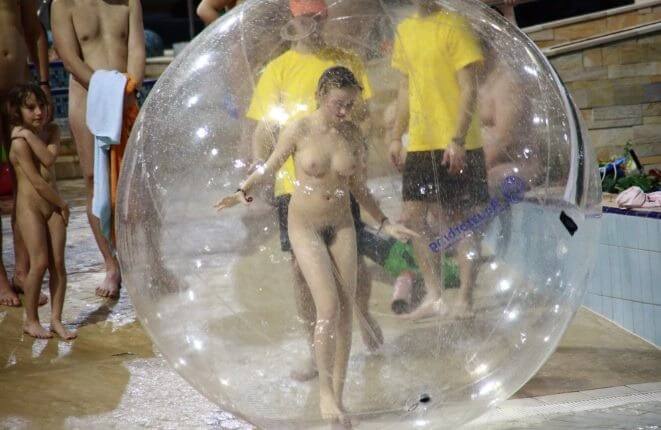 Holiday in the pool photos - People find in this a way to understand that the naked body is part of nature and its beauty
