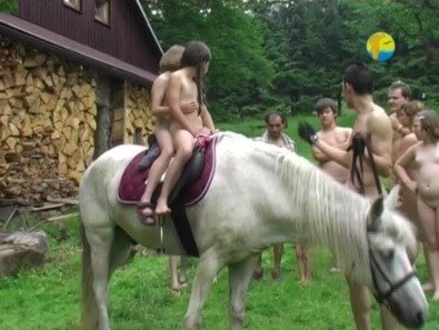 Naturist Freedom: In the Sun - Unrestricted freedom as the core value of nudism