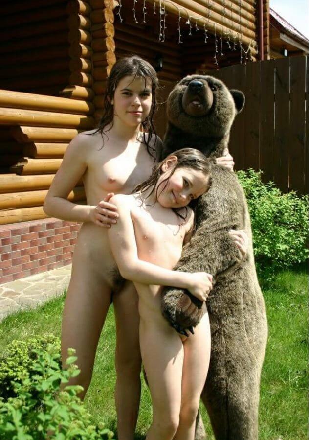 Naturism photo gallery # 57 - Differences between nudists and naturists