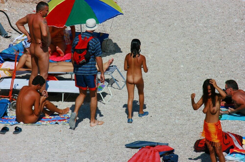 Uka FKK Beach Parenting Nudist beach pics - People who practice nudism also believe that everyone is equal, regardless of circumstances