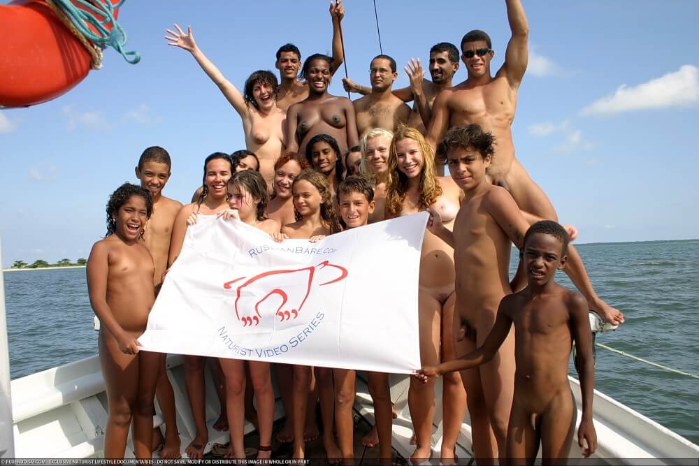 Naturism photo gallery # 59 - Getting rid of clothes