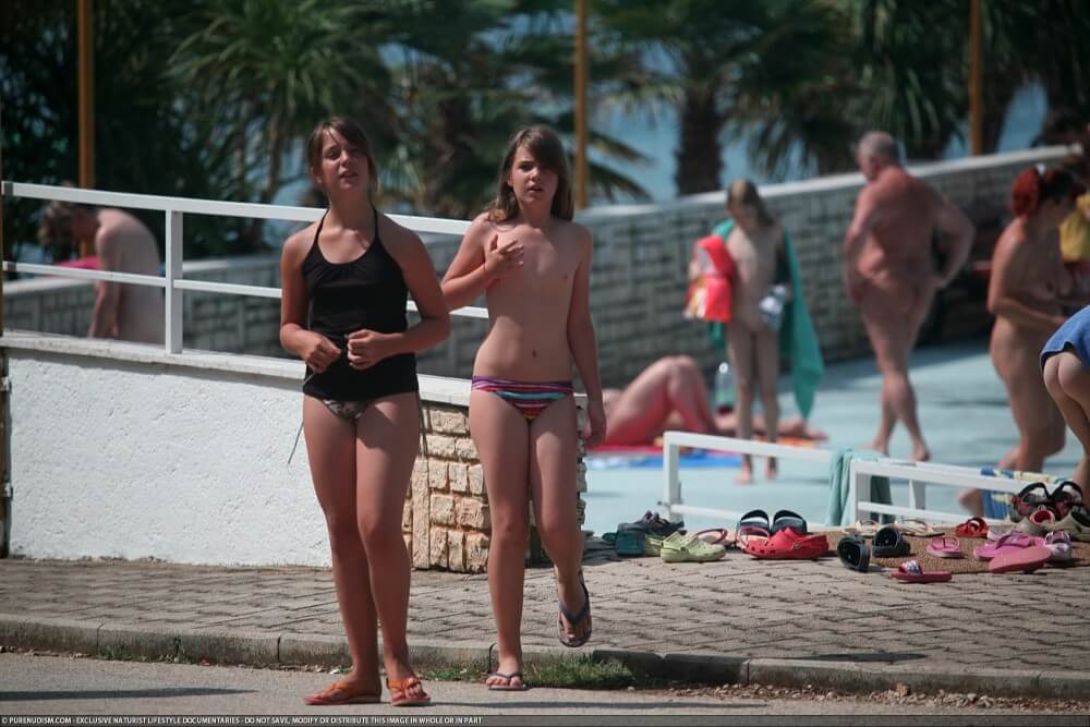 FKK Water Locations Set 1 - Nudism improves health and boosts self-esteem